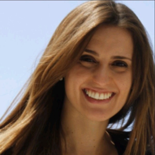 Renata Ramos Flores