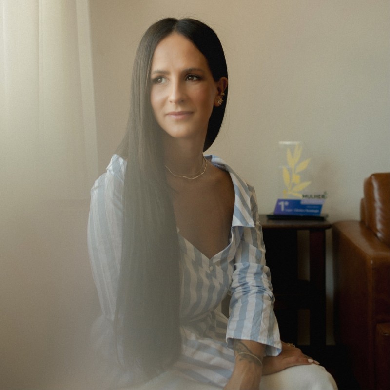 Emmanuelle C. S. Fernandes