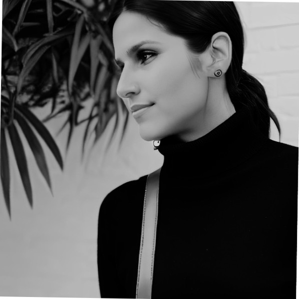 Caroline Motta