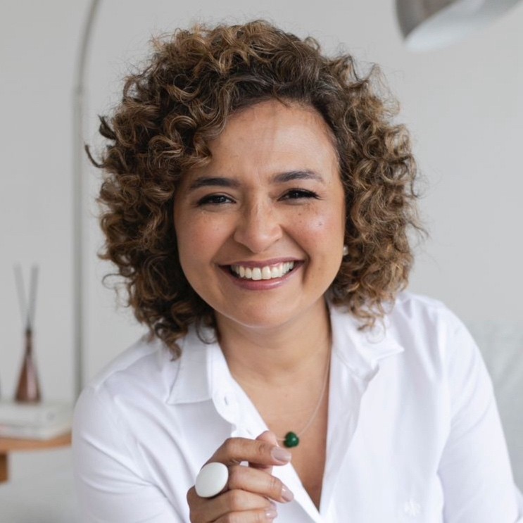 Mônica Alvarez